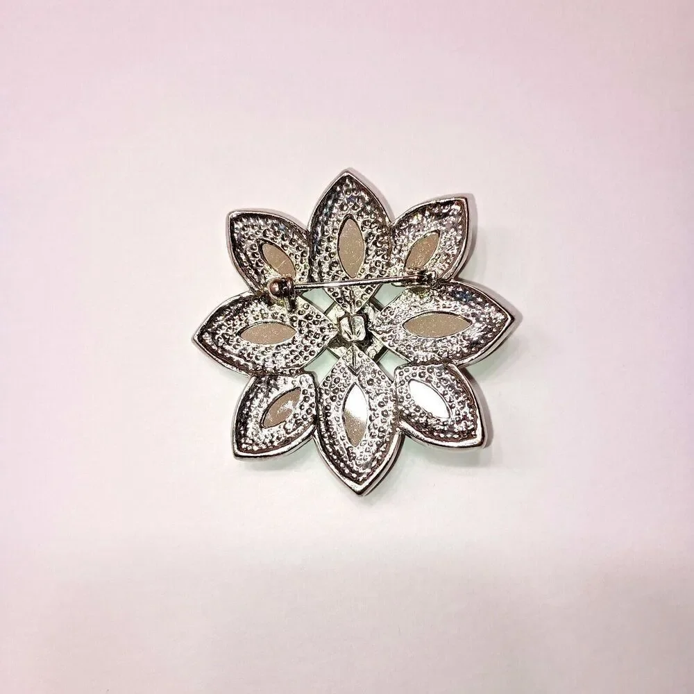 Silver Tone Petal Brooch Princess Cut Clear Gemstones Pin Art Deco Vintage - Picture 6 of 7